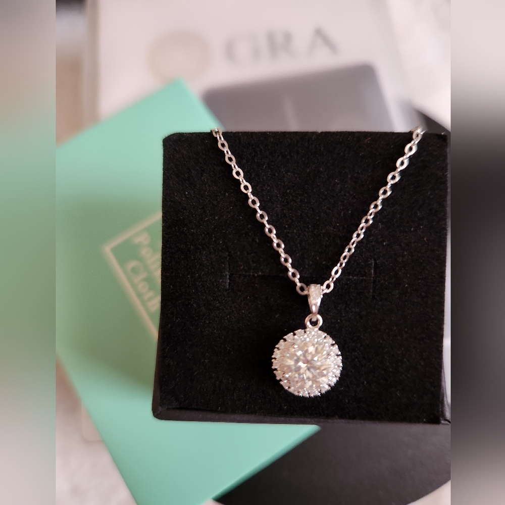 1ct Moissanite Diamond Flower Shaped Pendant 925 Sterling Silver Necklace